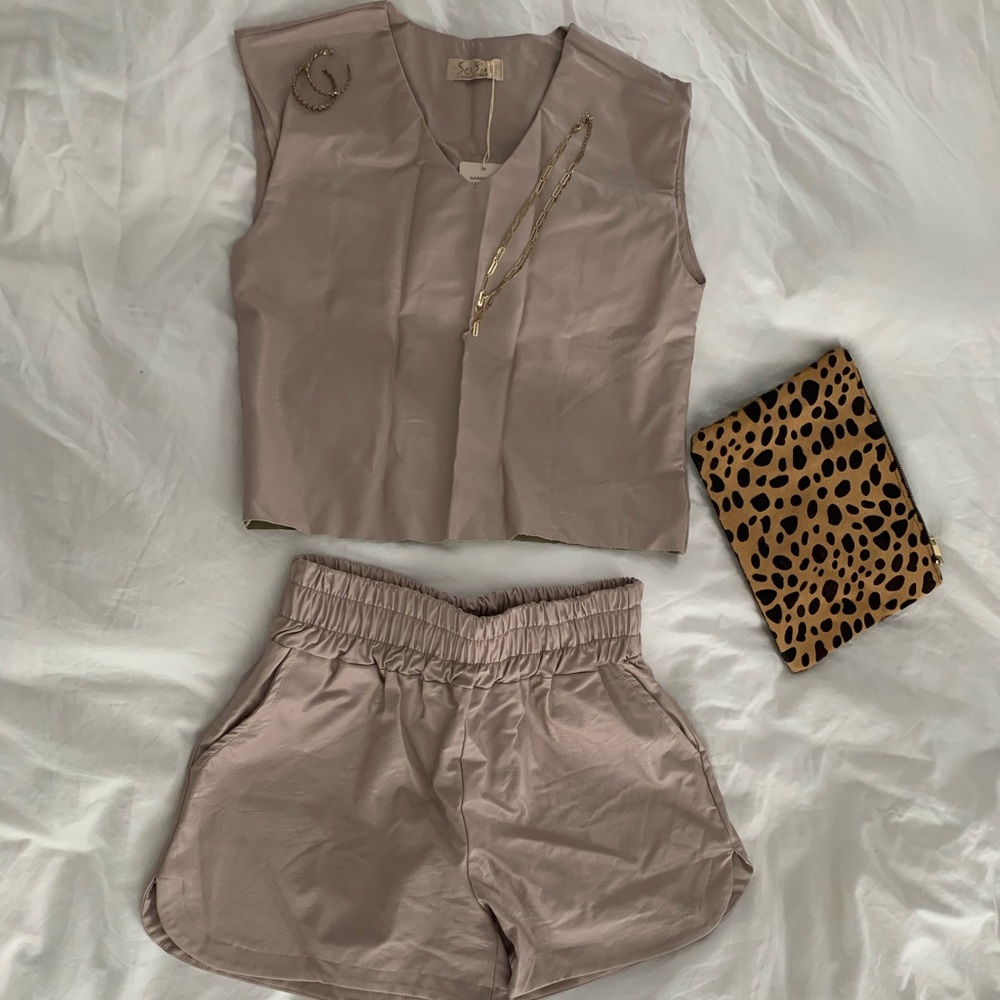 Handmade Italian leather 2 piece set. Never worn!